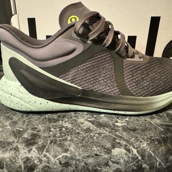 LuLuLemon shoes - Picture 4 of 7